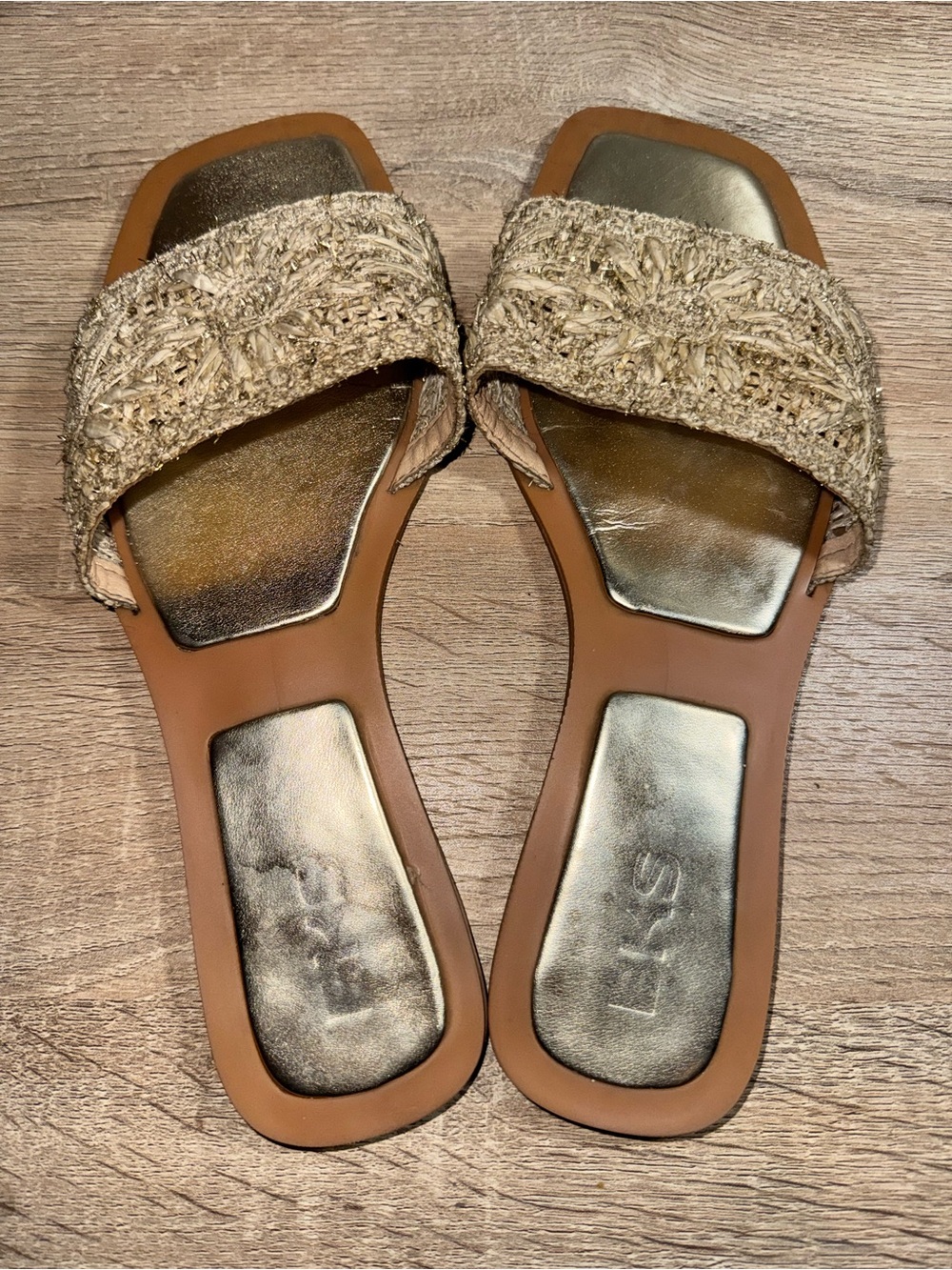 BKS Puerto Rico Gold Metallic Raffia Woven Square Toe Flat Sandals Size 9 / EUR